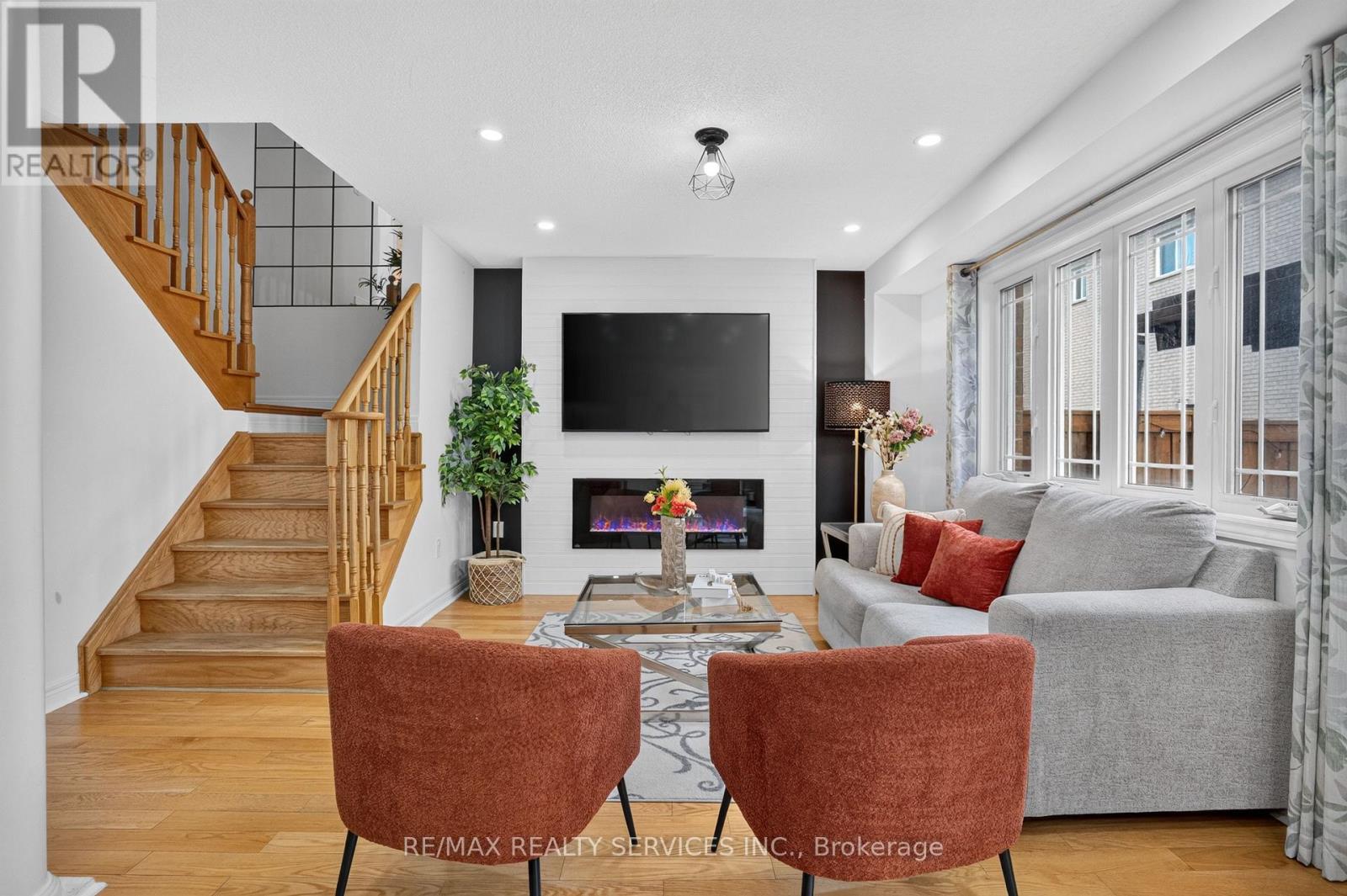92 Snowling Drive, Ajax, Ontario L1Z 0G1 - Photo 12 - E13460058