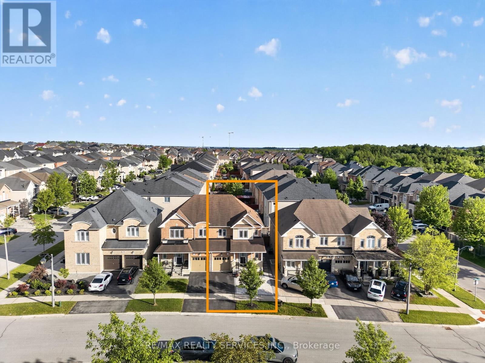 92 Snowling Drive, Ajax, Ontario L1Z 0G1 - Photo 4 - E13460058