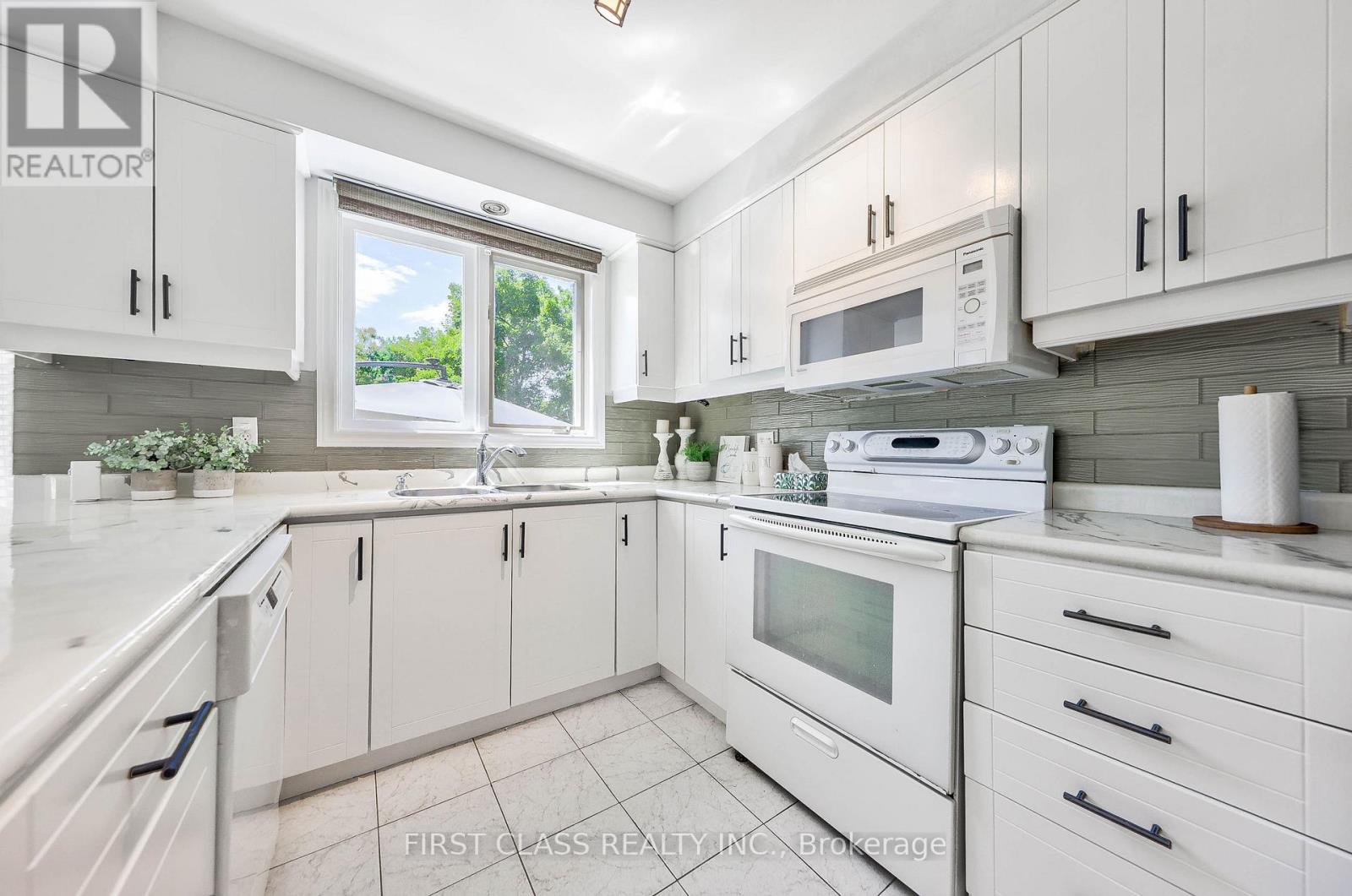 2511 Linwood Street, Pickering, Ontario  L1X 2S4 - Photo 19 - E13460064