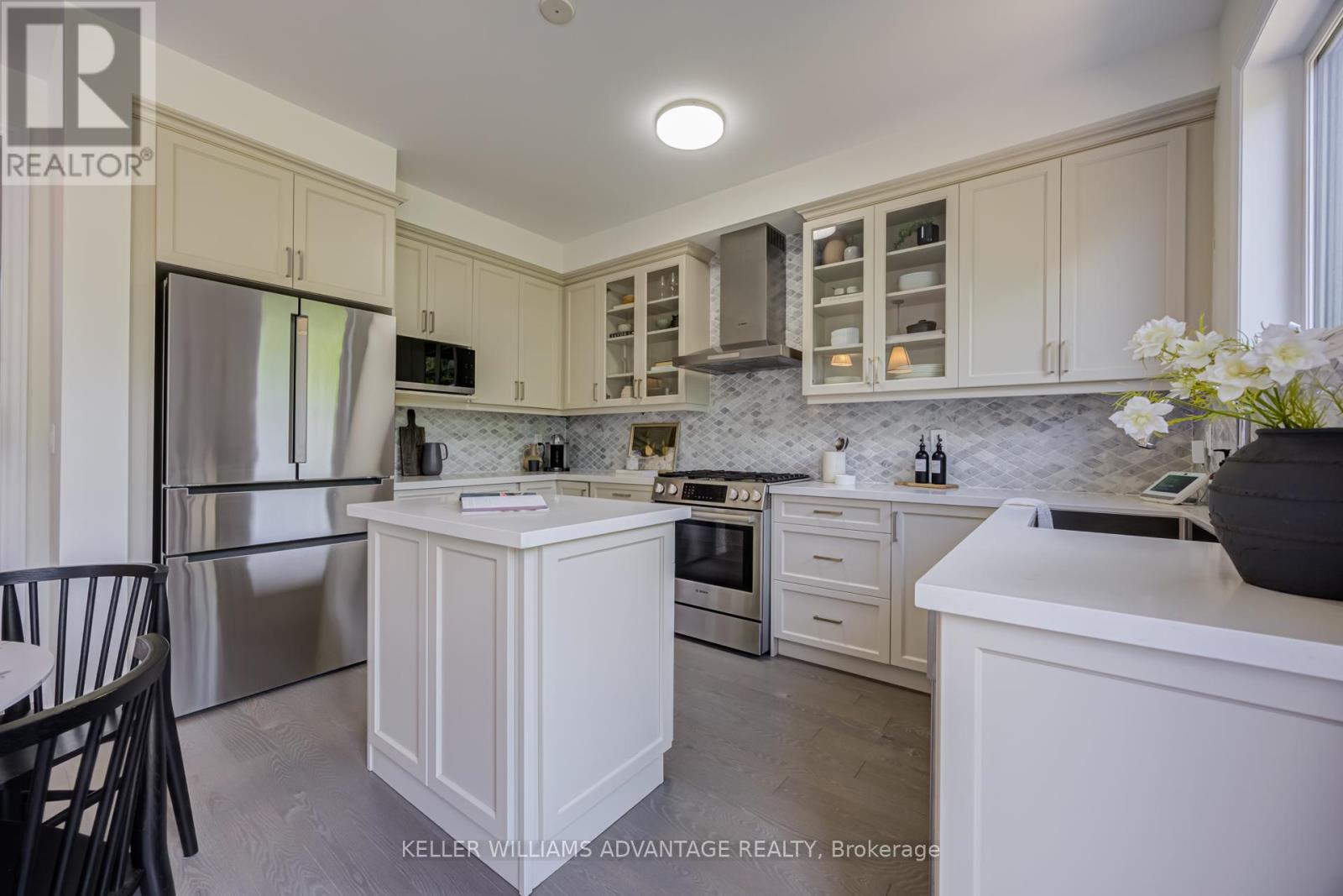46 Sutcliffe Drive, Whitby, Ontario  L1R 0R1 - Photo 9 - E13460088