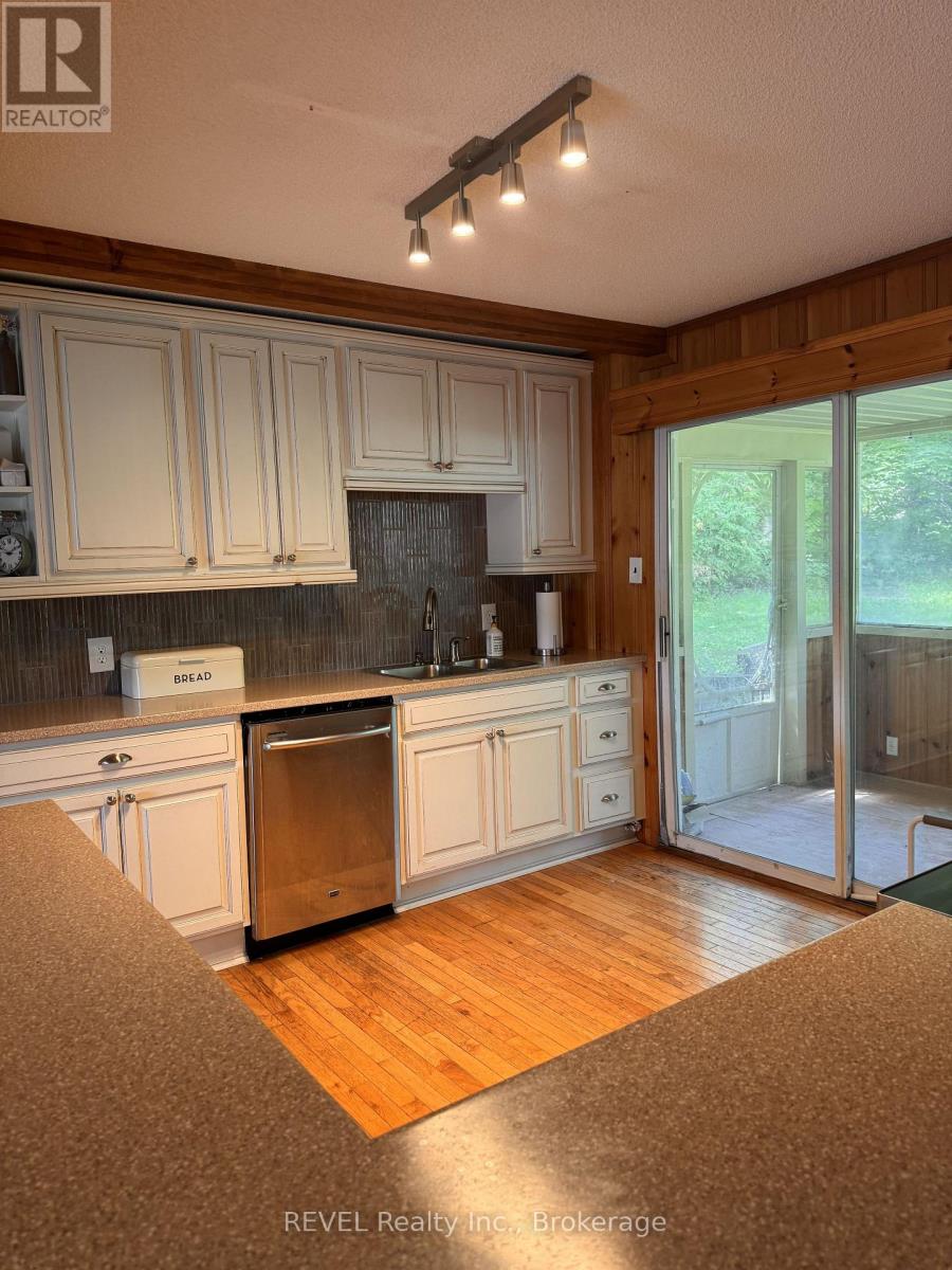 1031 Butterfly Road, Muskoka Lakes (Medora), Ontario  P0C 1A0 - Photo 15 - X13460074