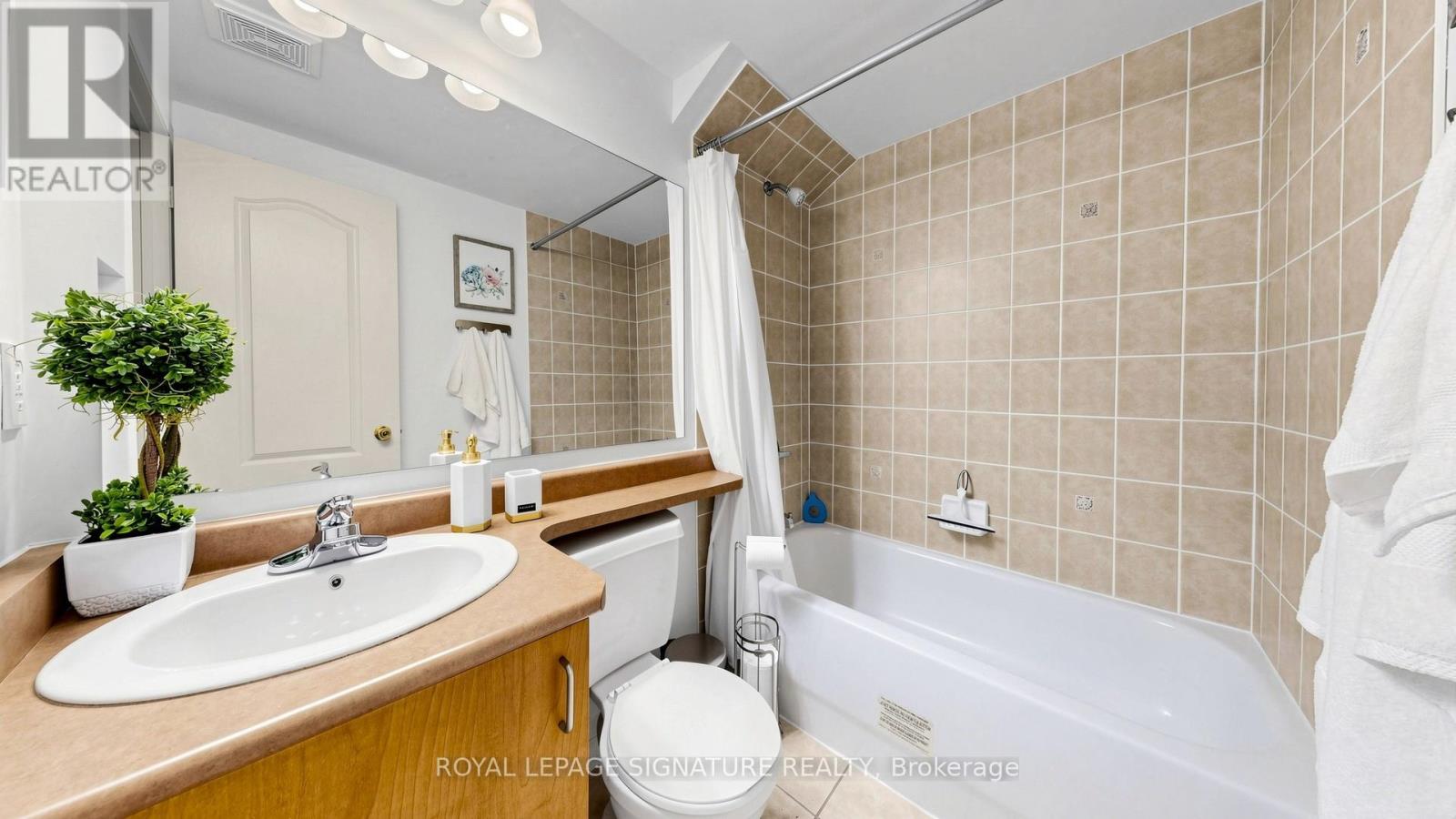 383 White's Hill Avenue, Markham, Ontario  L6B 0J4 - Photo 15 - N13460144