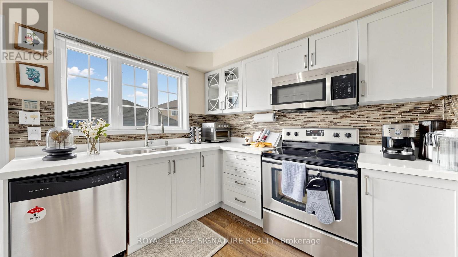 383 White's Hill Avenue, Markham, Ontario  L6B 0J4 - Photo 6 - N13460144