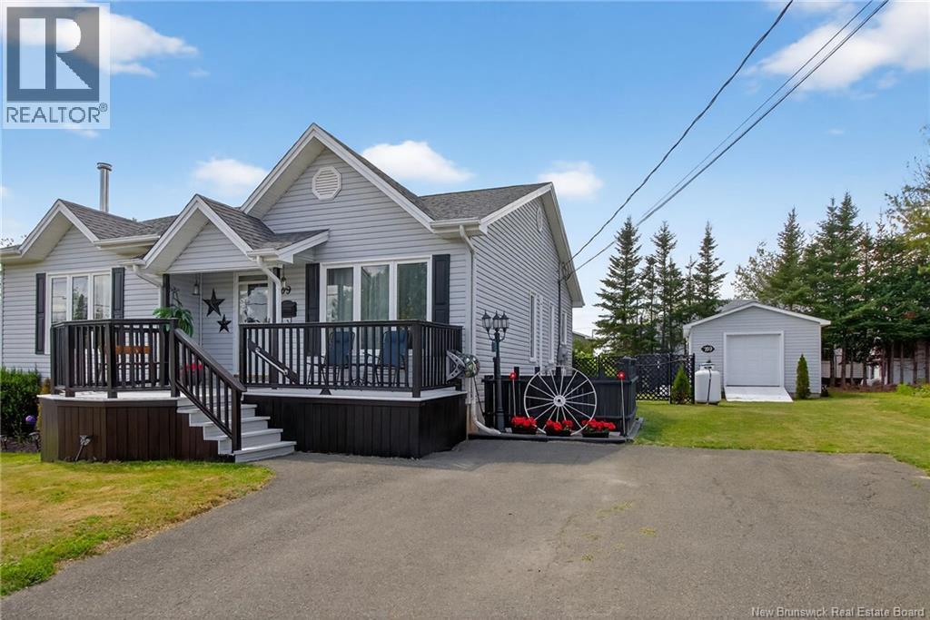 709 Boudreau Street, Dieppe, New Brunswick  E1A 6X5 - Photo 3 - NB142214