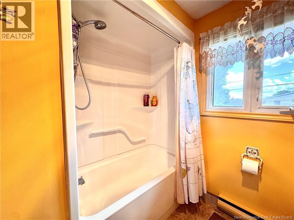 118 Columbus, Moncton, New Brunswick  E1A 5E4 - Photo 30 - NB141383