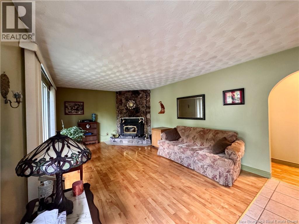 118 Columbus, Moncton, New Brunswick  E1A 5E4 - Photo 6 - NB141383