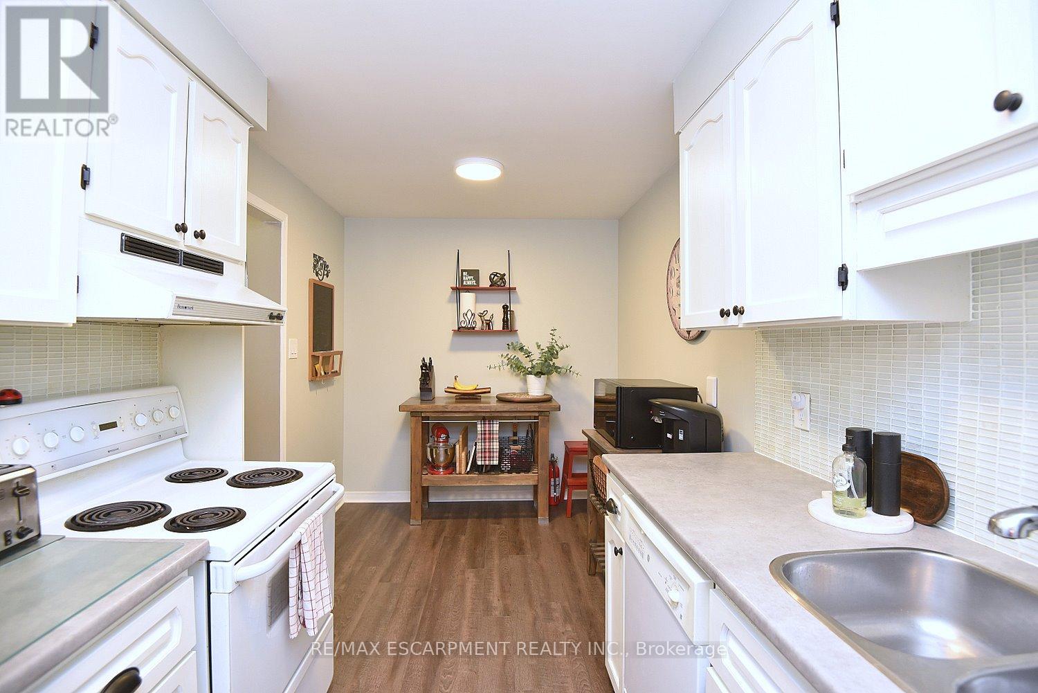 2113 Chrisdon Road, Burlington, Ontario  L7M 3S4 - Photo 15 - W13460108