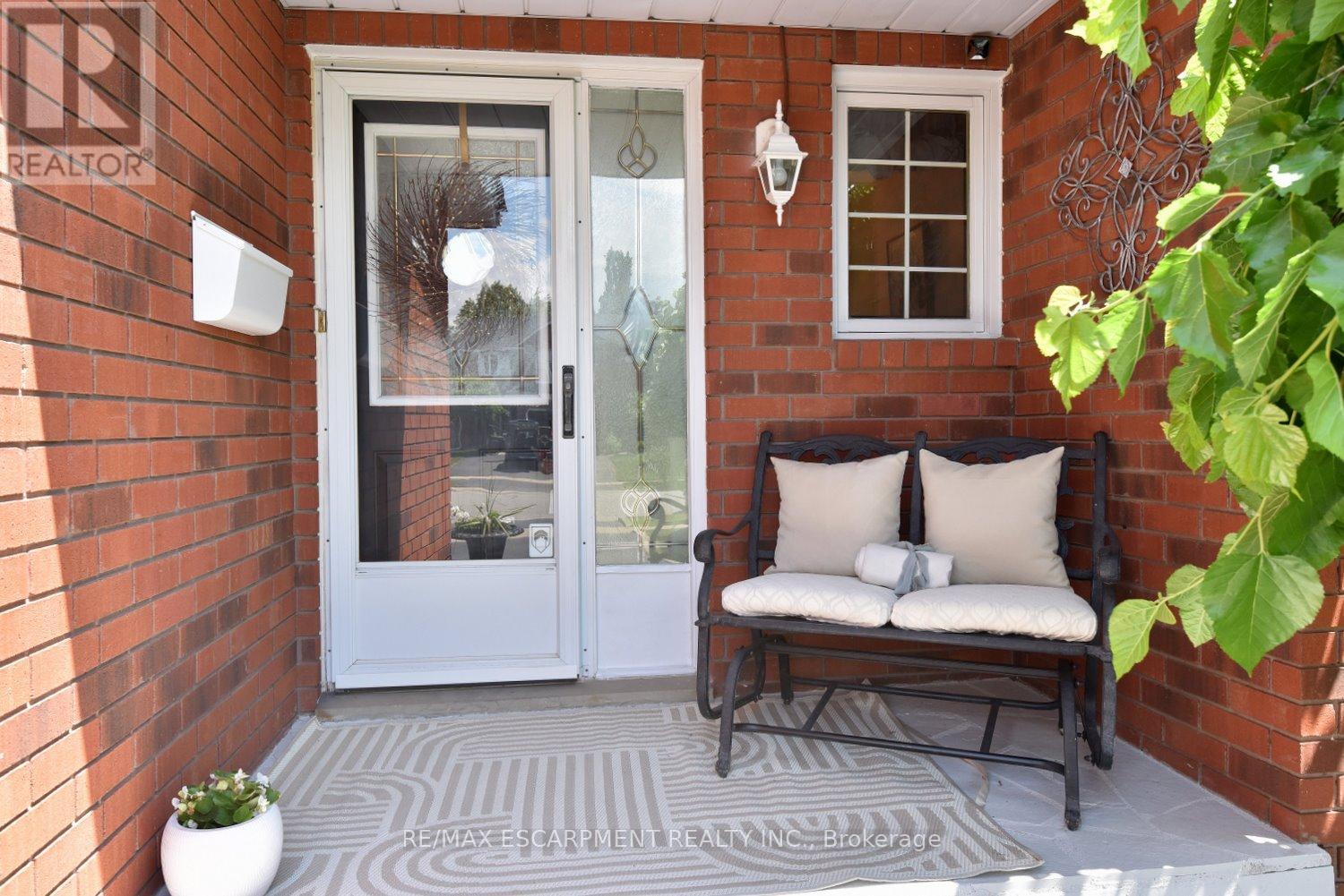 2113 Chrisdon Road, Burlington, Ontario  L7M 3S4 - Photo 5 - W13460108