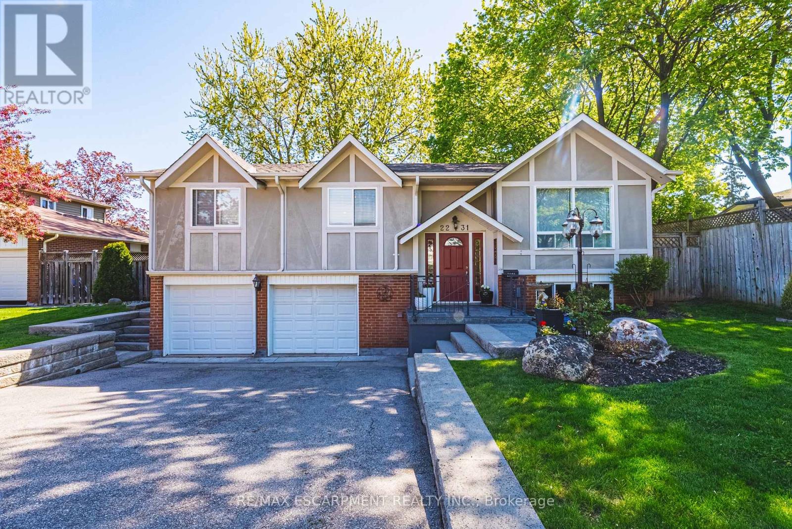 2231 SANDRINGHAM DRIVE, Burlington, Ontario