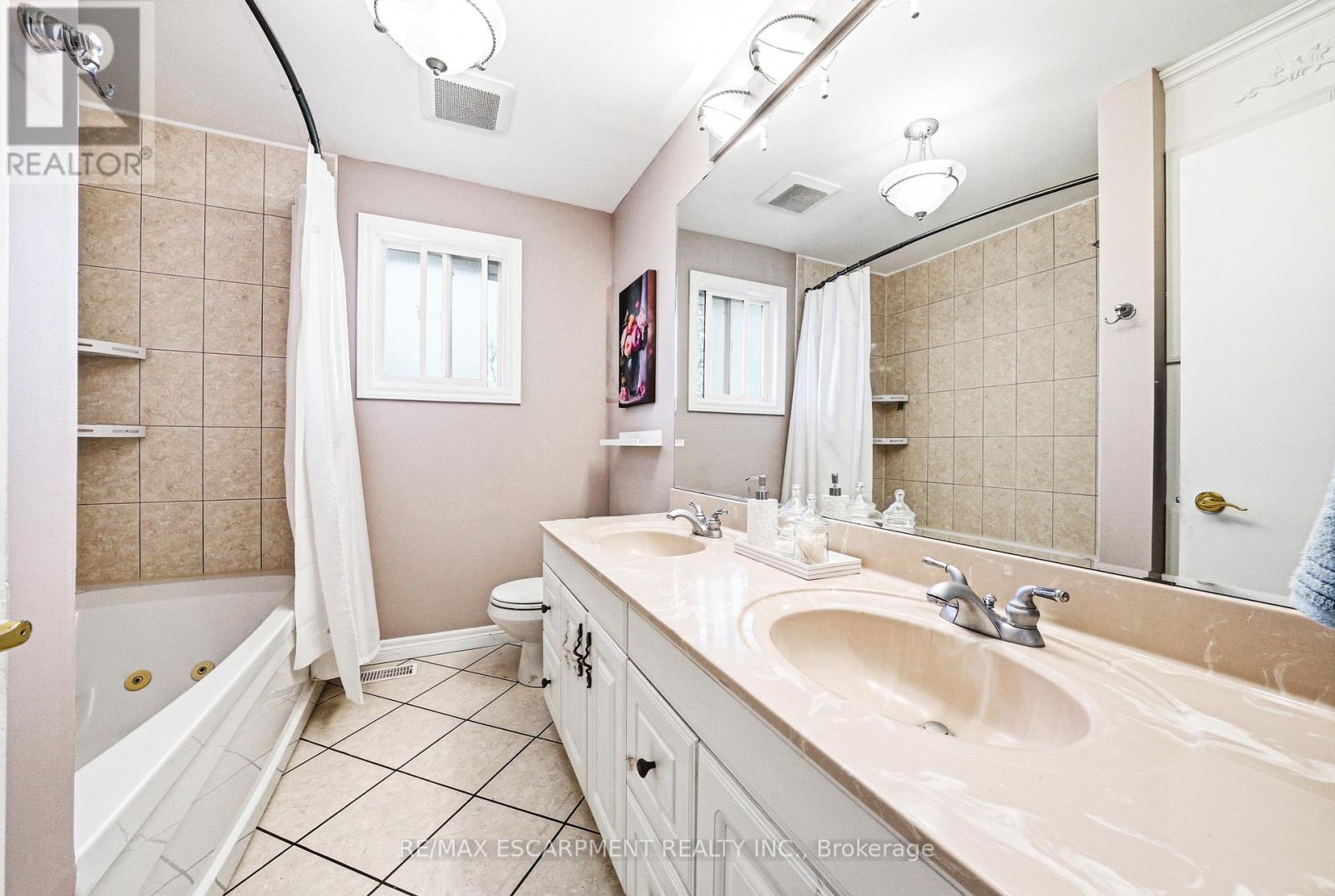 2231 Sandringham Drive, Burlington, Ontario  L7P 3E6 - Photo 14 - W13460152