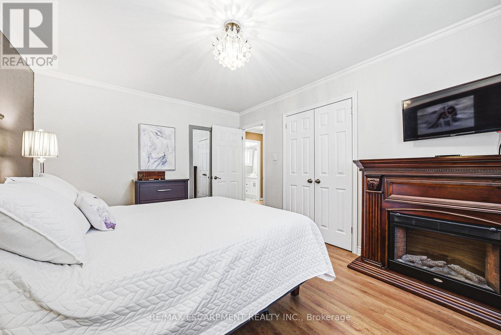 2231 Sandringham Drive, Burlington, Ontario  L7P 3E6 - Photo 16 - W13460152
