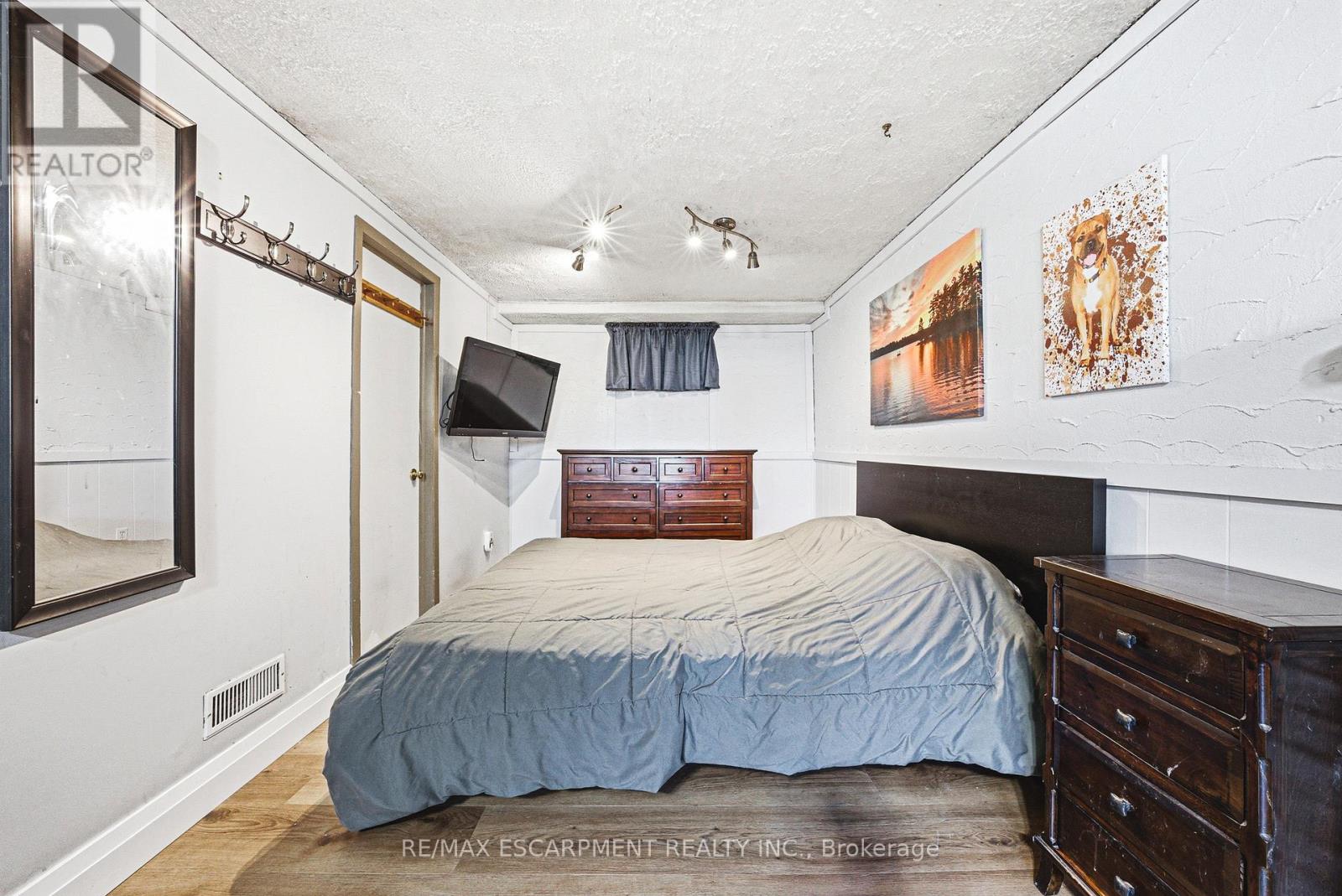 2231 Sandringham Drive, Burlington, Ontario  L7P 3E6 - Photo 22 - W13460152
