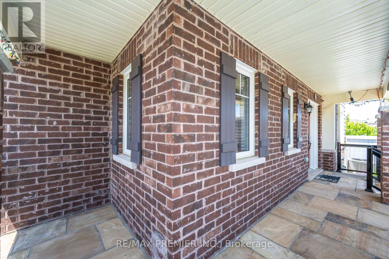2 Tribune Drive, Brampton, Ontario  L7A 0X5 - Photo 4 - W13460186