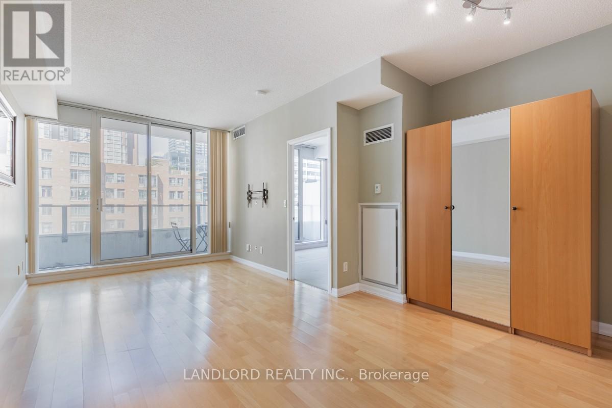 1620 - 111 Elizabeth Street, Toronto, Ontario  M5G 1P7 - Photo 3 - C13451102