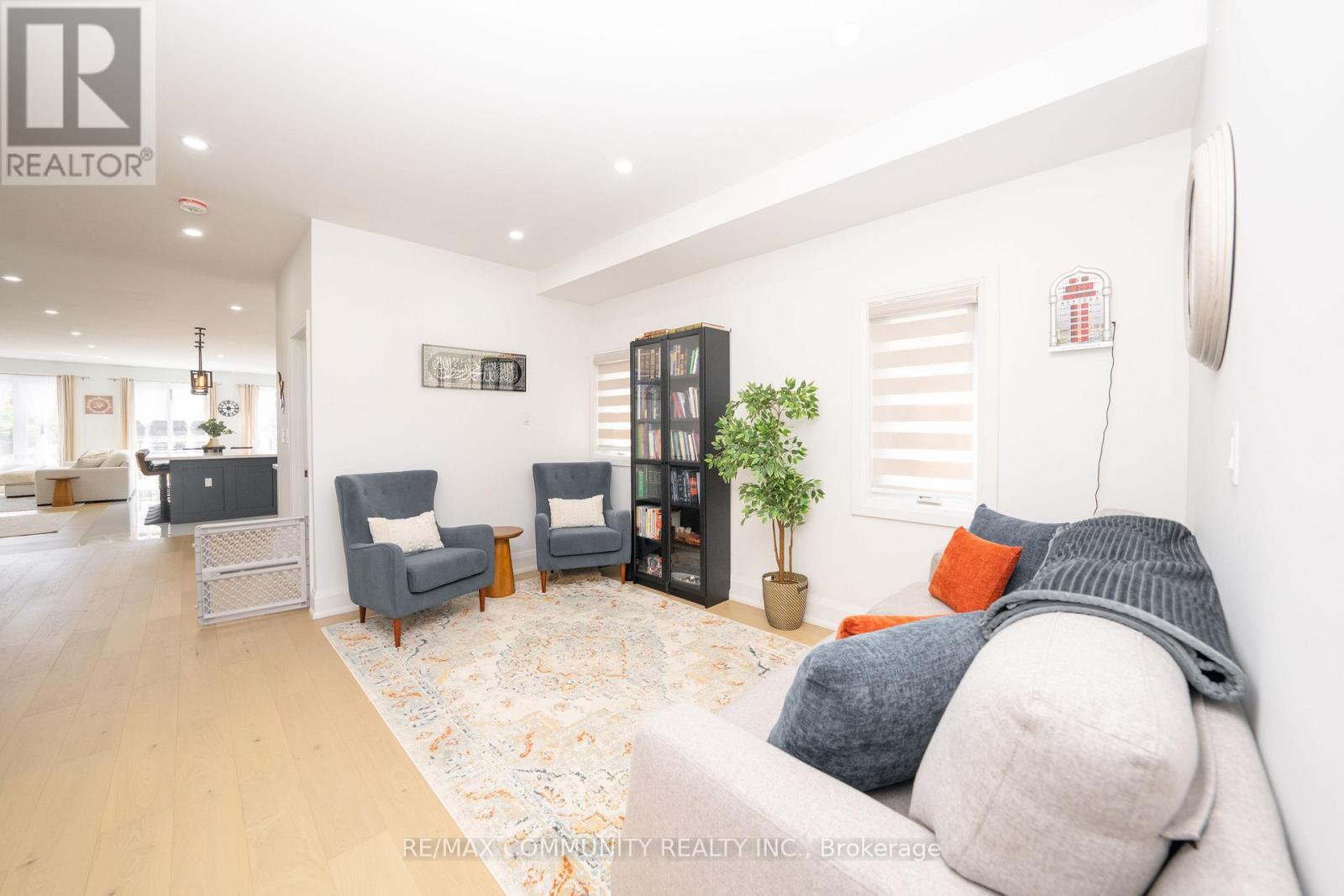 75b Kitchener Road, Toronto, Ontario  M1E 2X6 - Photo 5 - E13457018