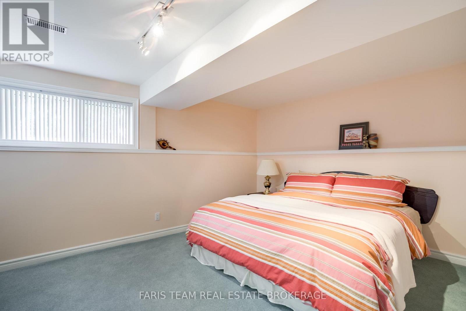 1037 Rockcastle Road, Gravenhurst, Ontario  P0E 1N0 - Photo 34 - X13460118