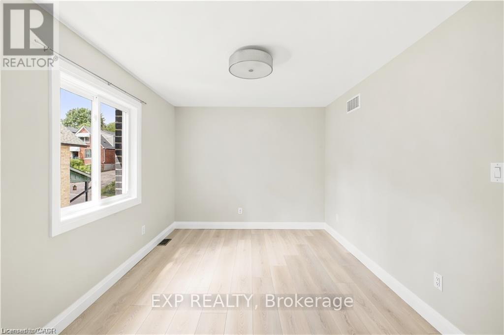 129 St George Street, Kitchener, Ontario  N2G 2T2 - Photo 12 - X13460128