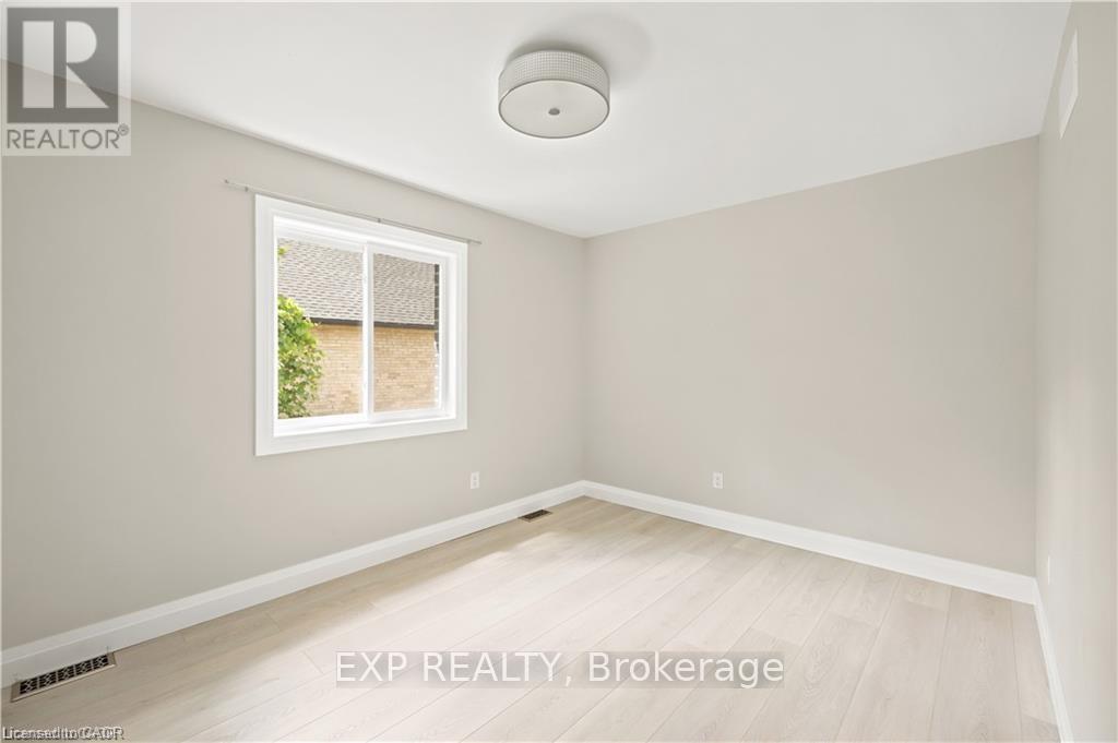 129 St George Street, Kitchener, Ontario  N2G 2T2 - Photo 13 - X13460128