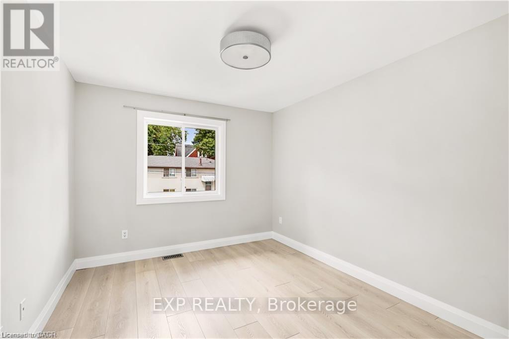 129 St George Street, Kitchener, Ontario  N2G 2T2 - Photo 18 - X13460128