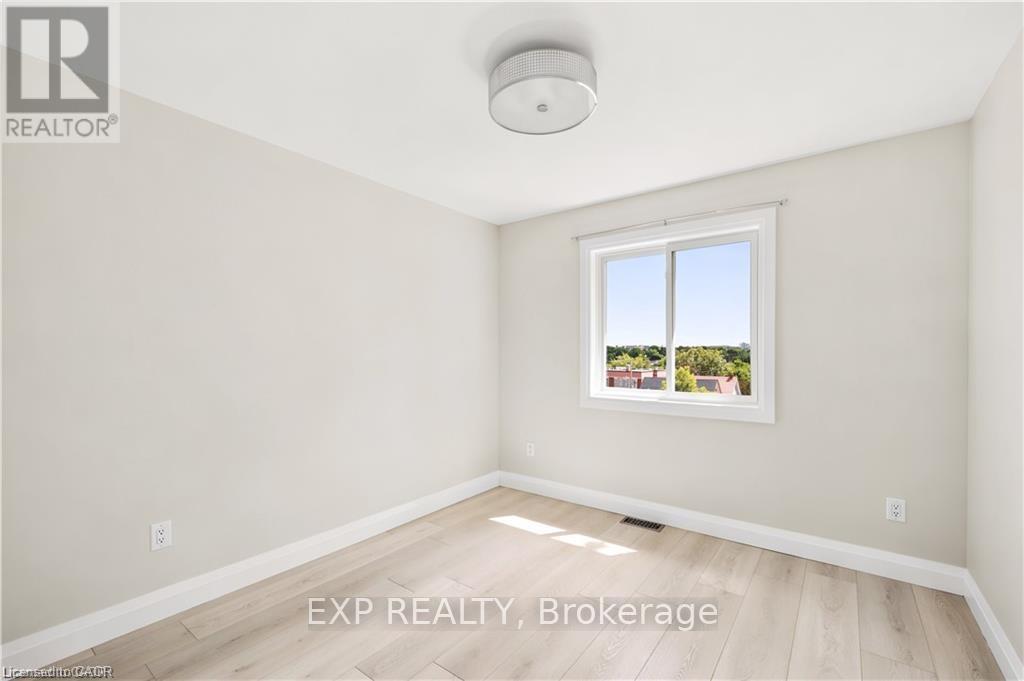 129 St George Street, Kitchener, Ontario  N2G 2T2 - Photo 19 - X13460128