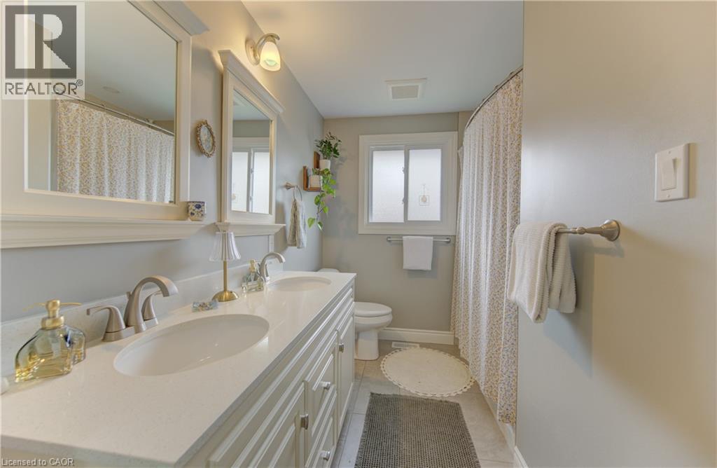 127 Strathcona Crescent, Kitchener, Ontario  N2B 2W8 - Photo 22 - 40840981