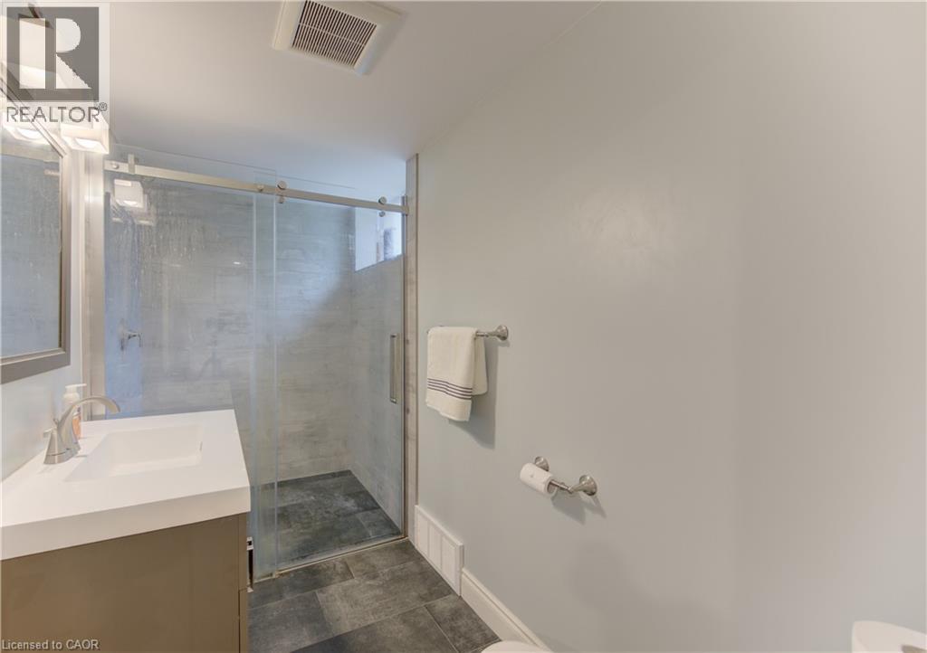 127 Strathcona Crescent, Kitchener, Ontario  N2B 2W8 - Photo 39 - 40840981