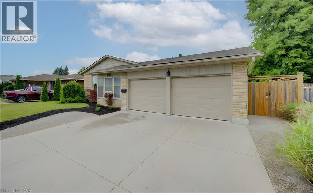 127 Strathcona Crescent, Kitchener, Ontario  N2B 2W8 - Photo 2 - 40840980