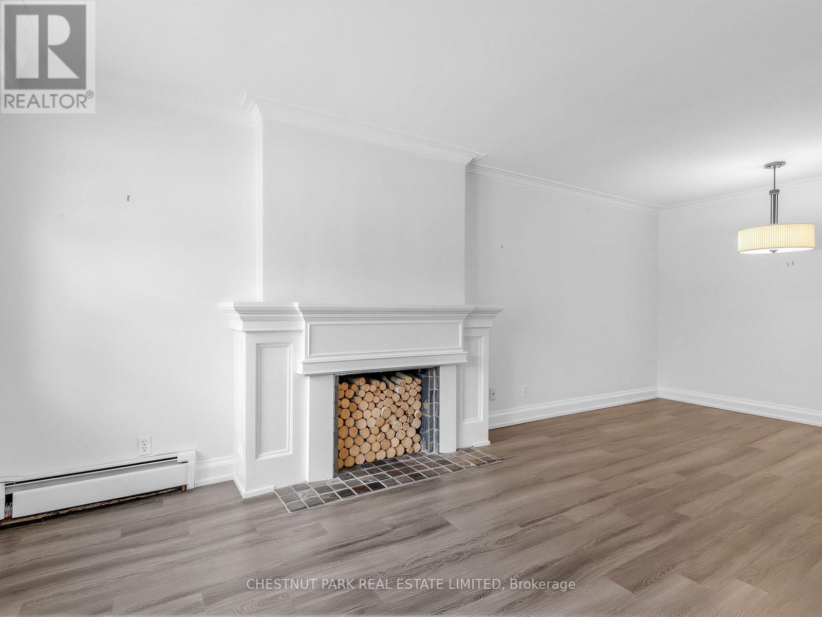 143 Glenvale Boulevard, Toronto, Ontario  M4G 2W2 - Photo 4 - C13447986