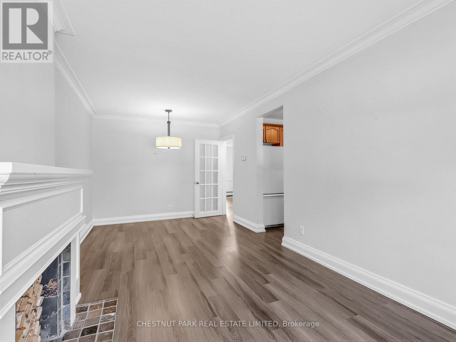 143 Glenvale Boulevard, Toronto, Ontario  M4G 2W2 - Photo 5 - C13447986