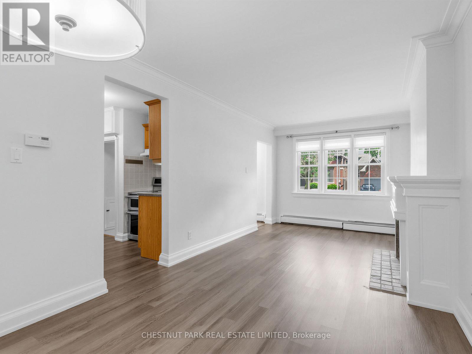 143 Glenvale Boulevard, Toronto, Ontario  M4G 2W2 - Photo 7 - C13447986