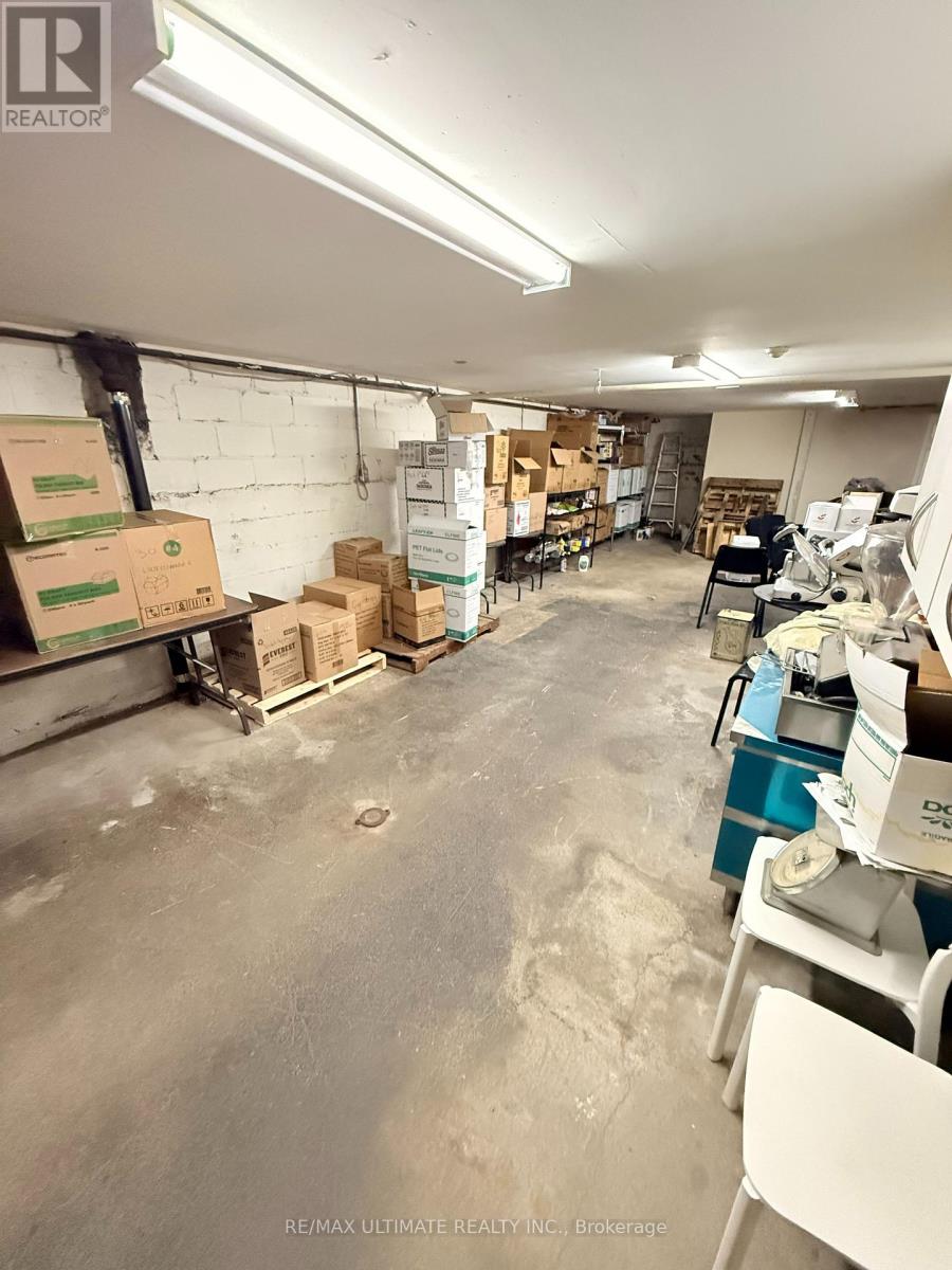 1027 Coxwell Avenue, Toronto, Ontario  M4C 3G4 - Photo 15 - E13458420