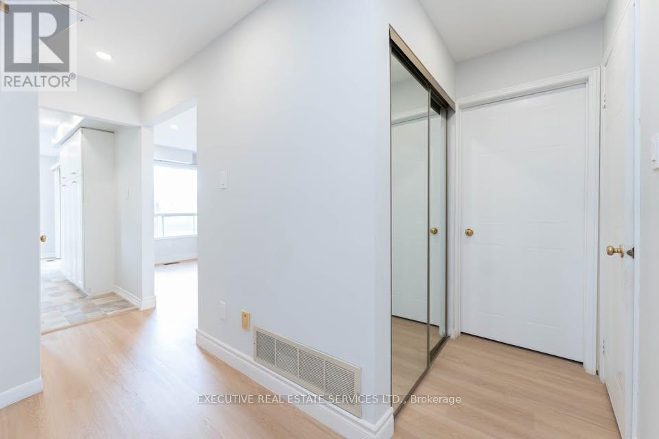 Upper - 11 Upland Drive, Whitby, Ontario  L1N 8H6 - Photo 7 - E13459568