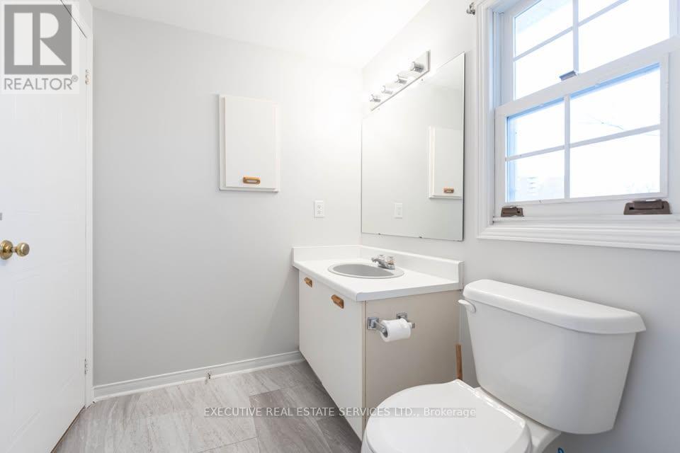 Upper - 11 Upland Drive, Whitby, Ontario  L1N 8H6 - Photo 31 - E13459568