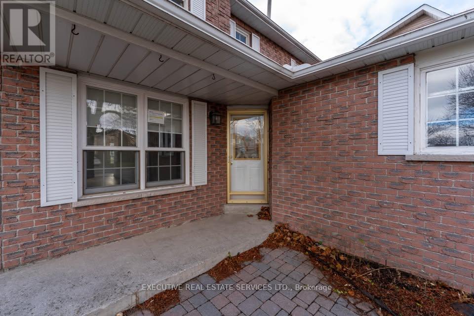Upper - 11 Upland Drive, Whitby, Ontario  L1N 8H6 - Photo 4 - E13459568
