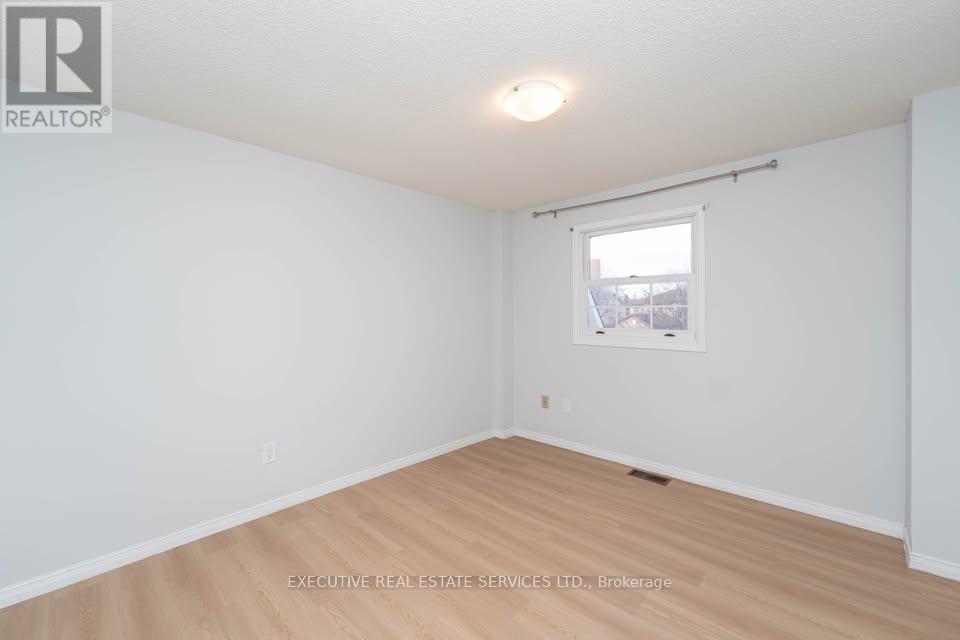 Upper - 11 Upland Drive, Whitby, Ontario  L1N 8H6 - Photo 29 - E13459568