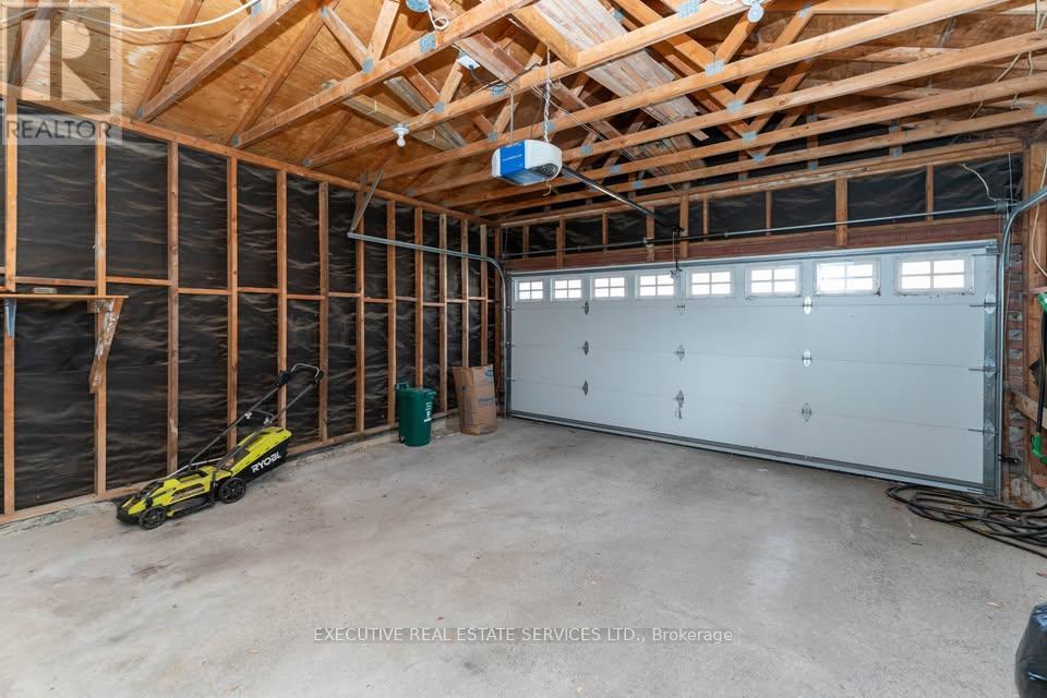 Upper - 11 Upland Drive, Whitby, Ontario  L1N 8H6 - Photo 34 - E13459568