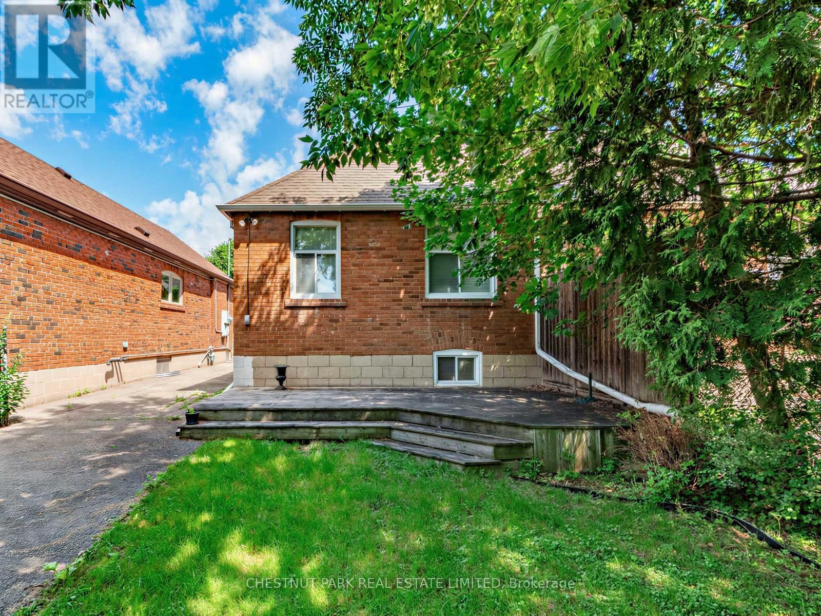 143 Glenvale Boulevard, Toronto, Ontario  M4G 2W2 - Photo 24 - C13447986