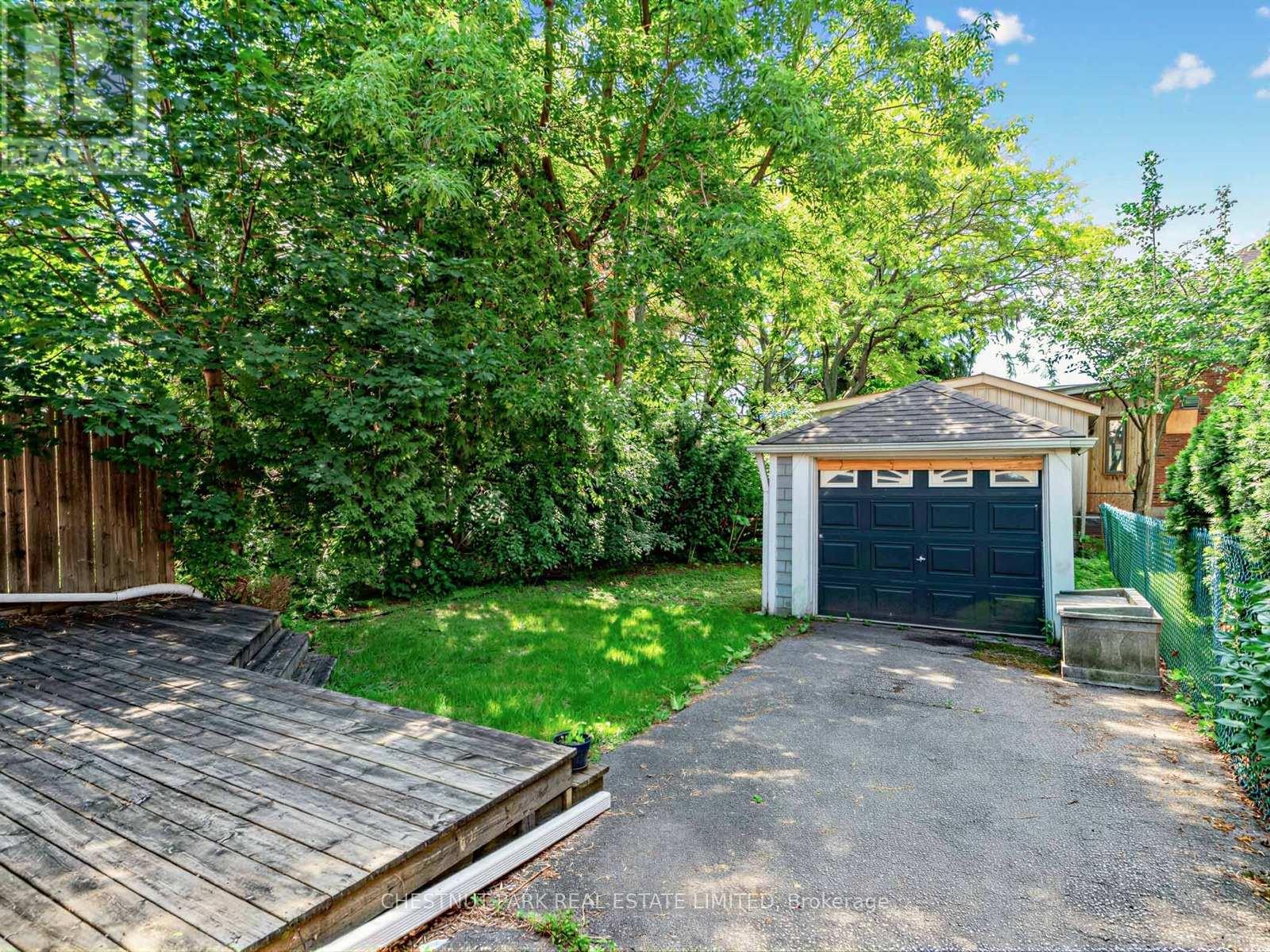 143 Glenvale Boulevard, Toronto, Ontario  M4G 2W2 - Photo 23 - C13447986