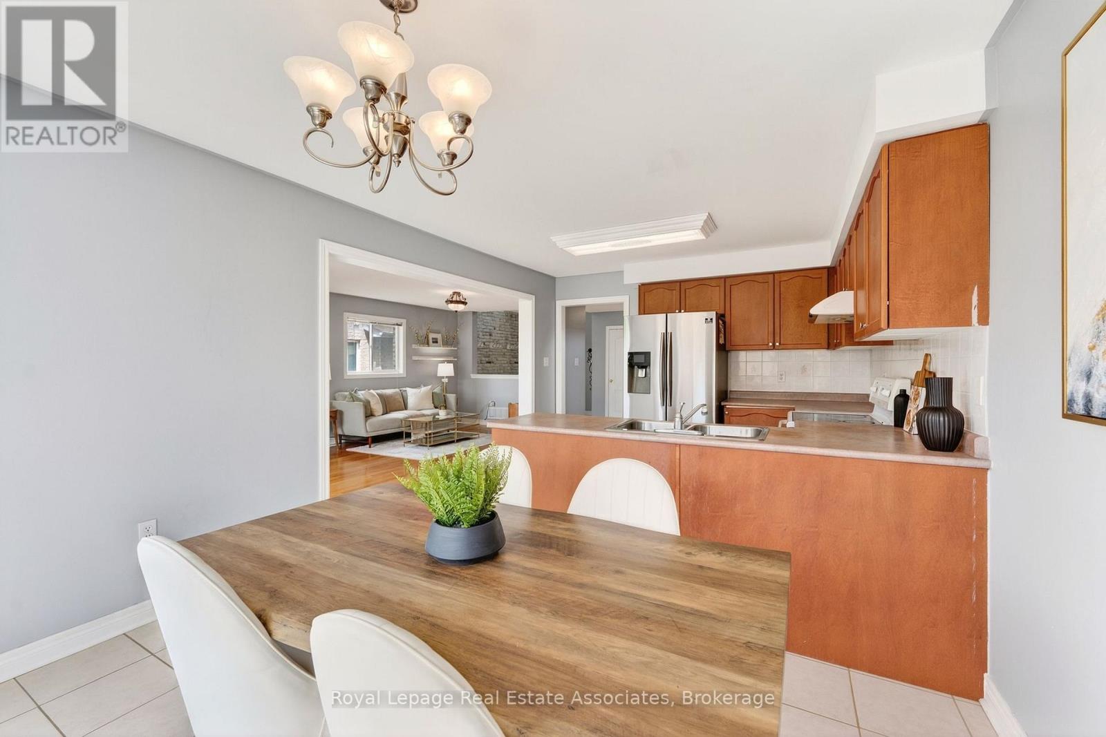 34 Bloom Crescent, Barrie, Ontario  L4N 0S8 - Photo 17 - S13427940