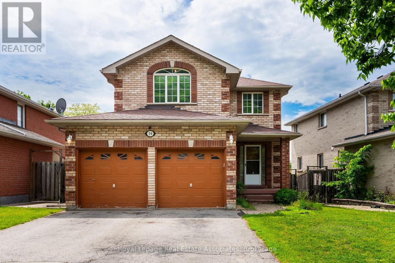 34 BLOOM CRESCENT, Barrie, Ontario