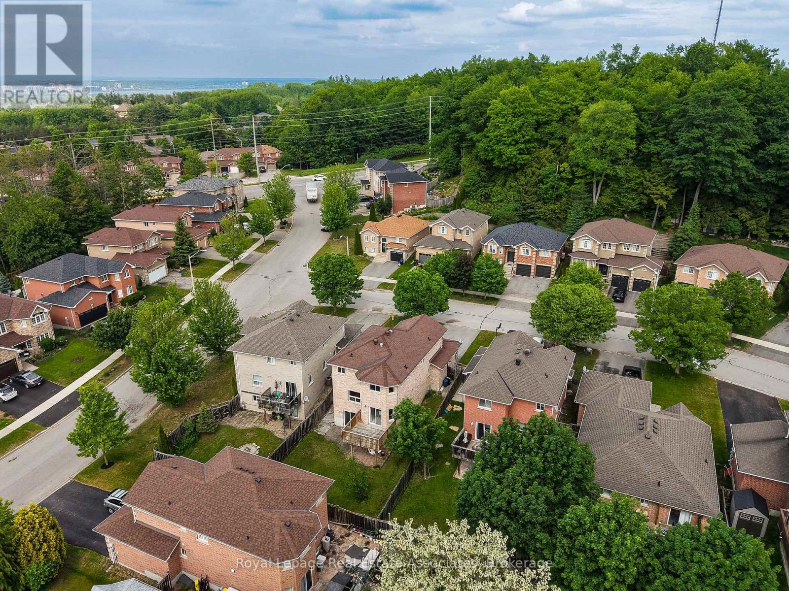 34 Bloom Crescent, Barrie, Ontario  L4N 0S8 - Photo 43 - S13427940