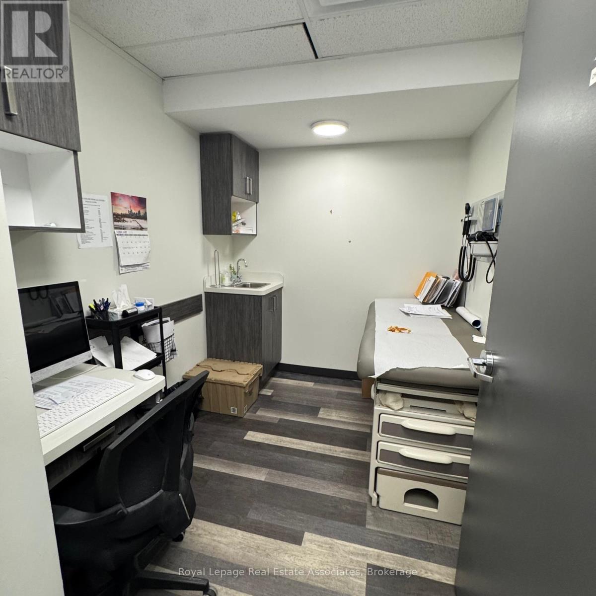 10 Main Street, Mississauga, Ontario  L5M 1X3 - Photo 7 - W12841508
