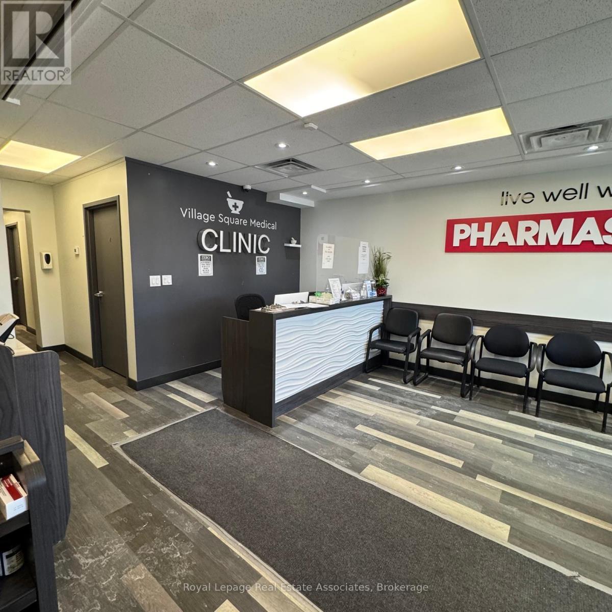 10 Main Street, Mississauga, Ontario  L5M 1X3 - Photo 4 - W12841508