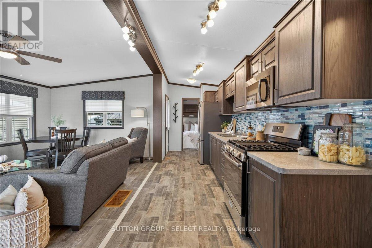 415 - 8685 Rock Glen Road, Lambton Shores, Ontario  N0M 1B0 - Photo 7 - X13460228