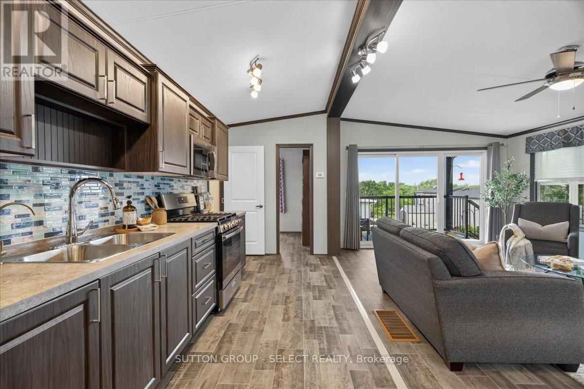 415 - 8685 Rock Glen Road, Lambton Shores, Ontario  N0M 1B0 - Photo 8 - X13460228