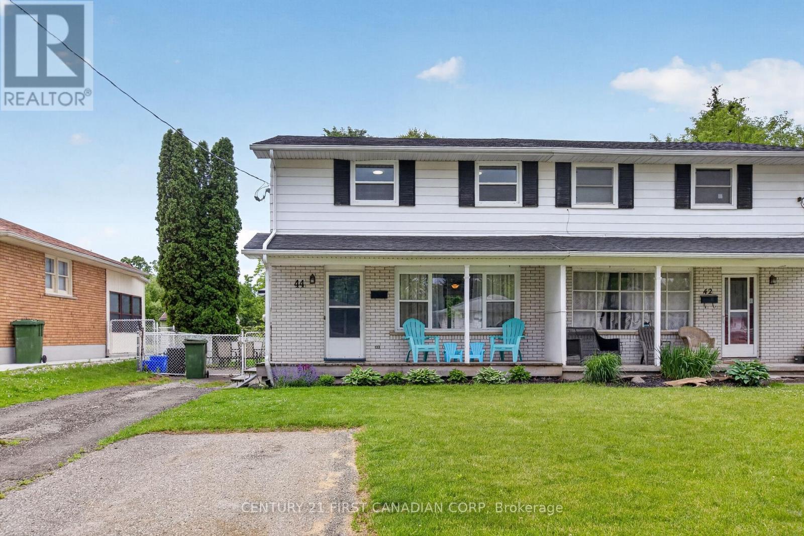 44 Hammond Street, St. Thomas, Ontario  N5P 2B7 - Photo 2 - X13460256
