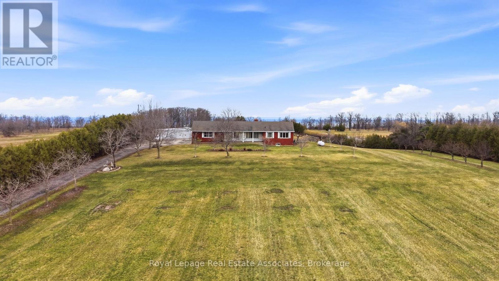 1137 Ridge Road, Hamilton, Ontario  L8J 2X5 - Photo 2 - X12881258