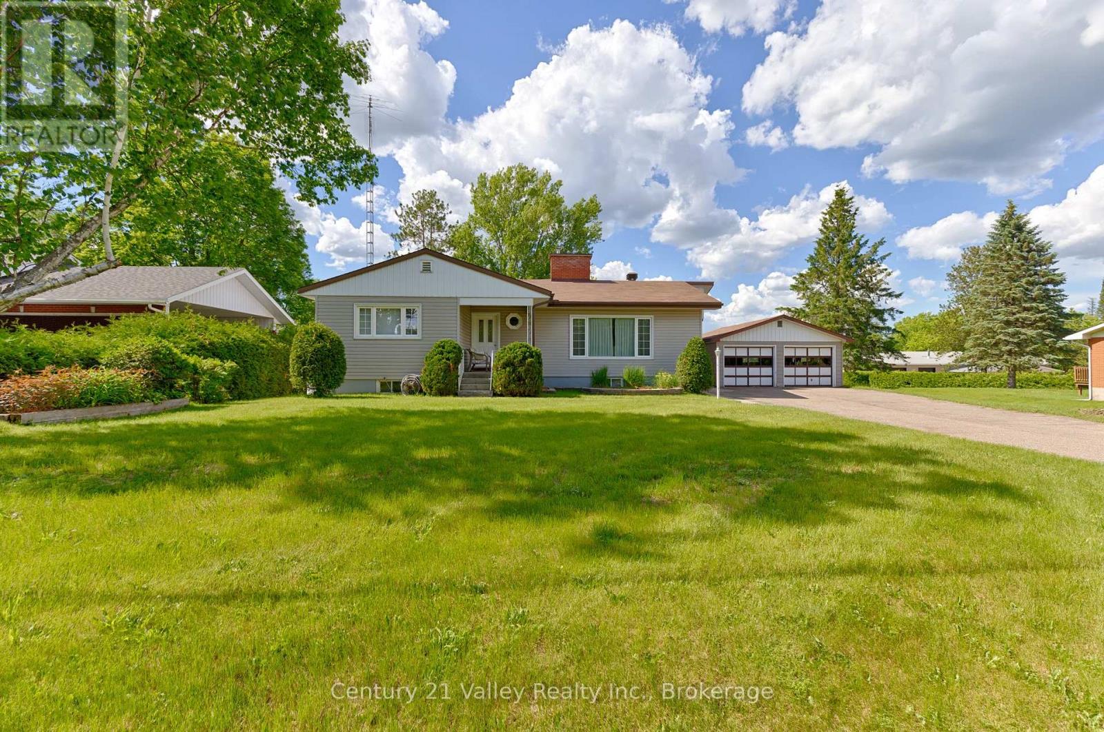 32 Foymount Road, Bonnechere Valley, Ontario