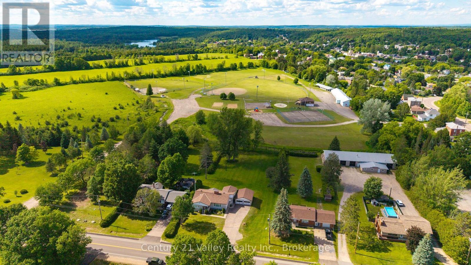 32 Foymount Road, Bonnechere Valley, Ontario K0J 1T0 - Photo 2 - X13460306