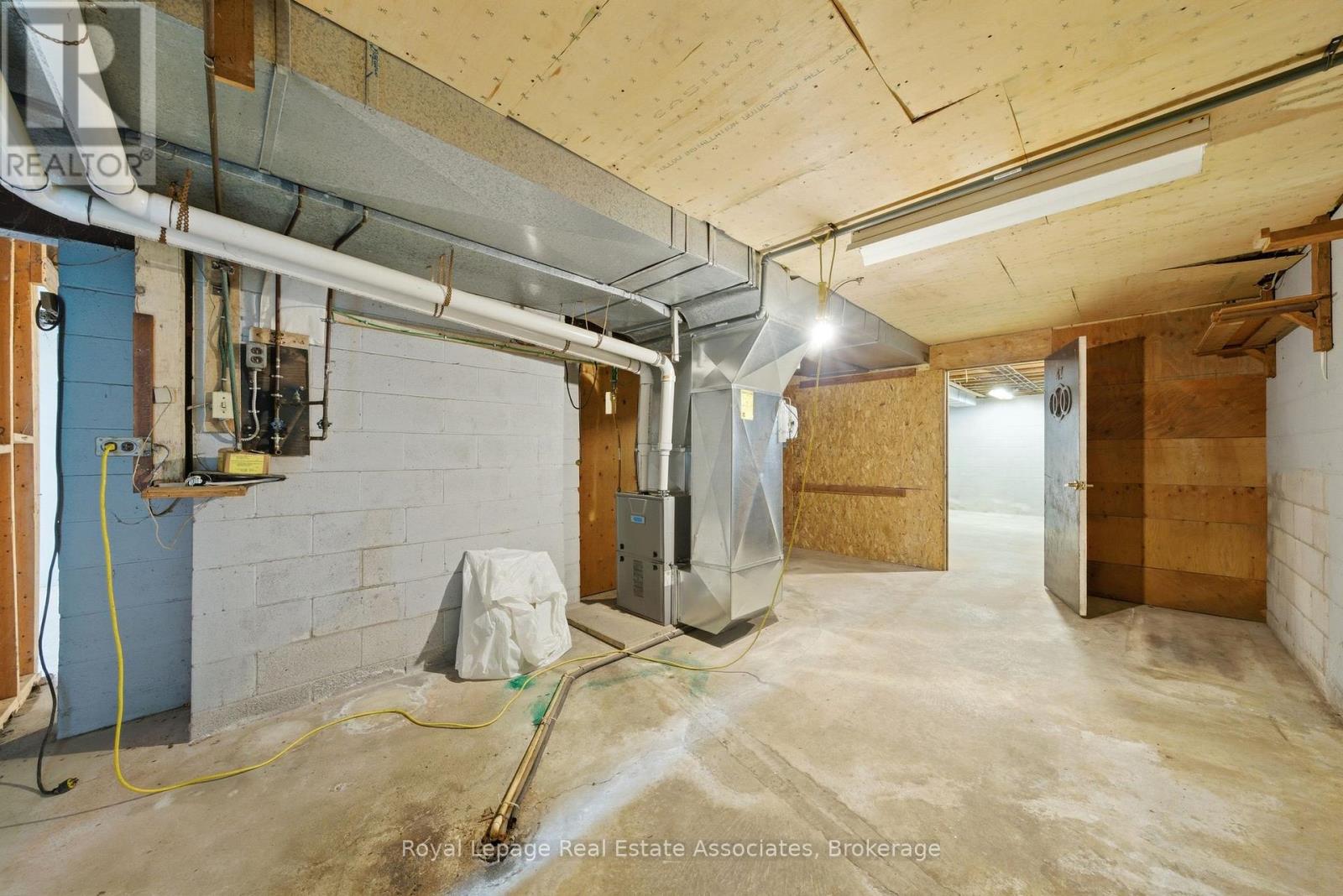 1137 Ridge Road, Hamilton, Ontario  L8J 2X5 - Photo 35 - X12881258